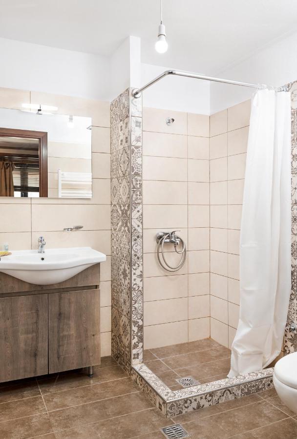 Limnaio Hotel Khrisokhórafa Kültér fotó